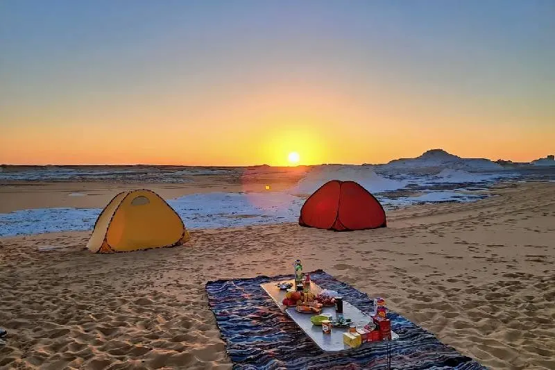 Oásis de Bahariya e Deserto Branco 3 Dias: Expedição às Maravilhas Naturais